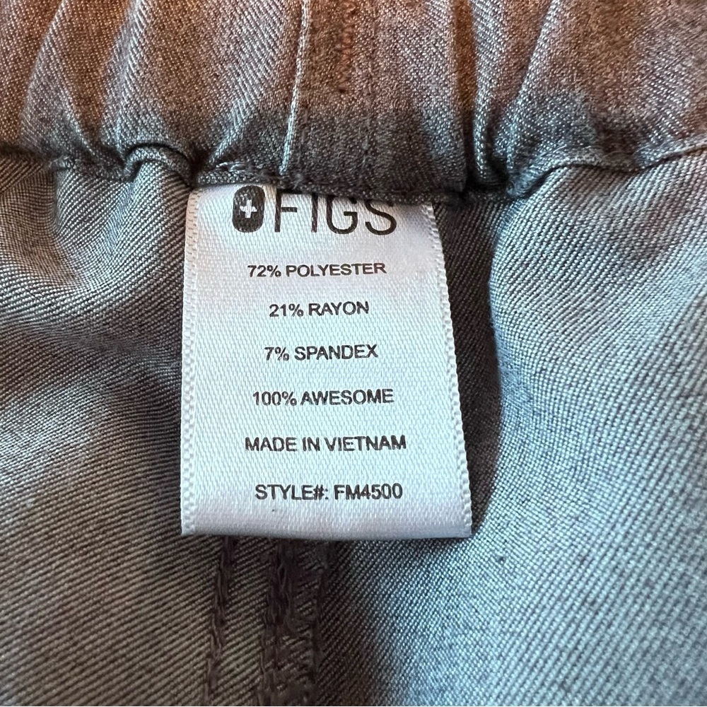 EUC Figs Pisco Scrub Pants in Gray size M - Picture 9 of 12